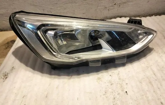 Ford Focus Headlight/headlamp JX7B-13W029-AE