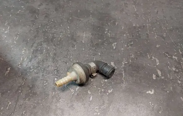 Audi A4 S4 B6 8E 8H Vacuum line/pipe/hose 058133394