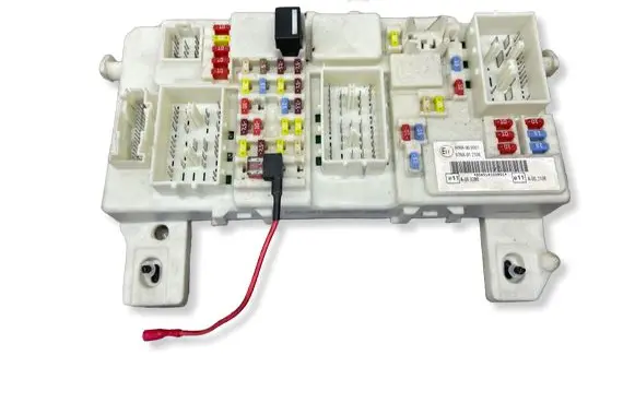 Ford Kuga I Fuse module 7M5T14A073JF