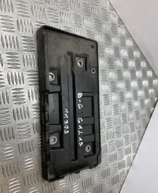 Volkswagen PASSAT B6 Battery tray 3C0804869E