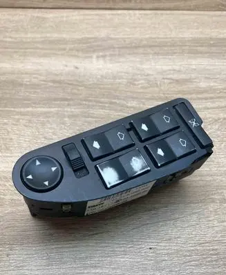 BMW 5 E39 Electric window control switch 8368952 03725085