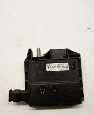 Mercedes-Benz C W205 Battery relay fuse A0009061505