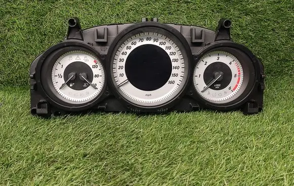 Mercedes-Benz C W204 Speedometer (instrument cluster) A2049004408 A2C3321900