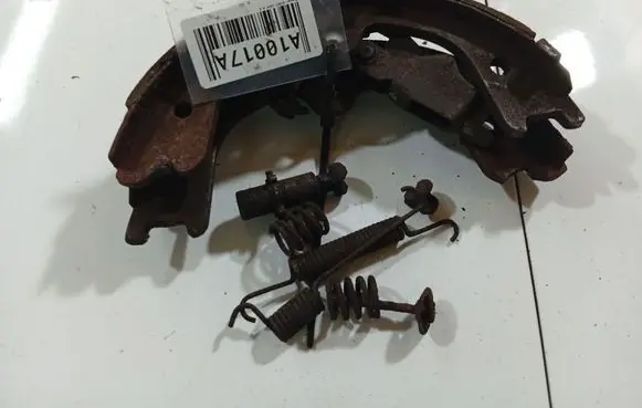 Nissan Quest Handbrake/parking brake pads 