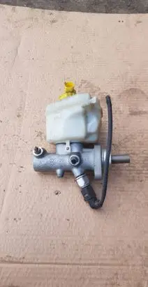 Volkswagen Touareg I Master brake cylinder 