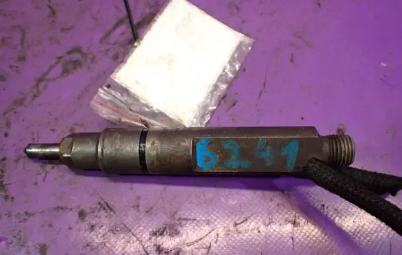 Fuel injector