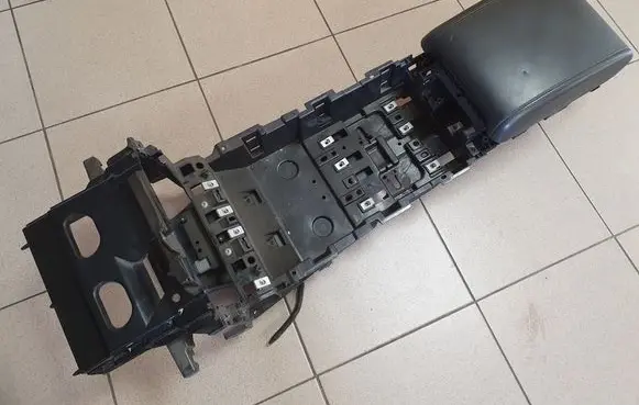 Jaguar XF X250 Center console 8X23F045H38A
