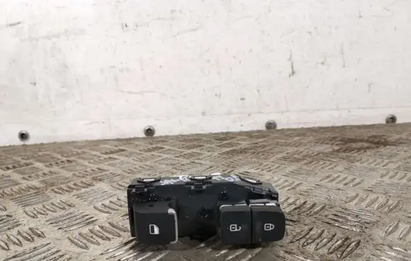 Hyundai Santa Fe Electric window control switch 93576S1000