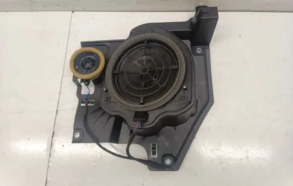 Audi TT TTS RS Mk3 8S Rear door speaker 8S0035411B 8S0035399A 8S8035242A