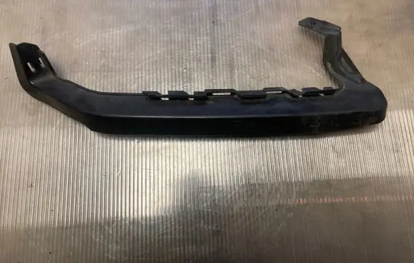Chevrolet Orlando Headlight/headlamp mounting bracket 95018459