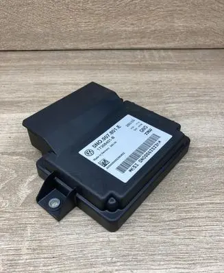 Volkswagen Tiguan Hand brake control module 5N0907801E 17358401B
