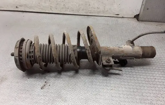 Citroen DS3 Front shock absorber with coil spring 
