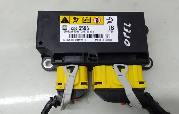 Opel Insignia A Airbag control unit/module 13505596
