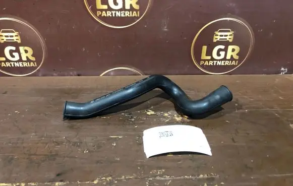 Volkswagen PASSAT B6 Engine coolant pipe/hose 3C1816311