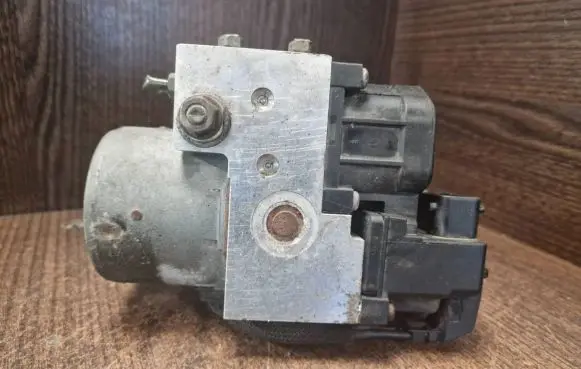 Toyota Avensis Verso ABS Pump 4451005020 0265216485