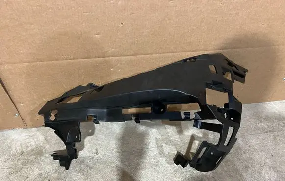 Mercedes-Benz E AMG W213 Front bumper mounting bracket A2138852300