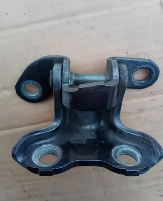 Toyota Verso Rear door upper hinge