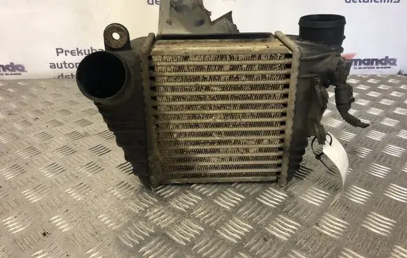 Volkswagen Golf III Intercooler radiator 1J0145803F