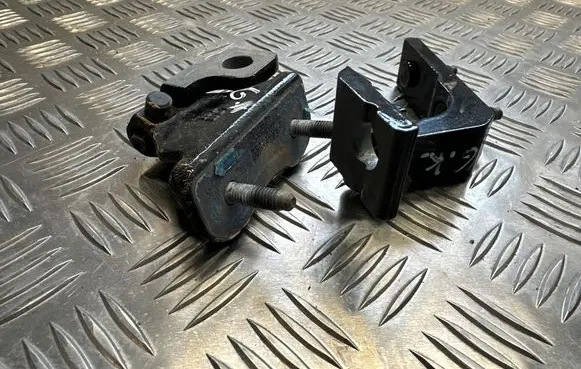 Rear door hinge set