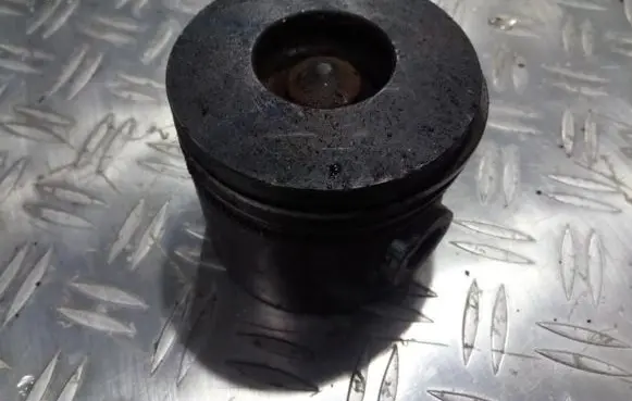 Ford Focus Piston 82L62 M279A