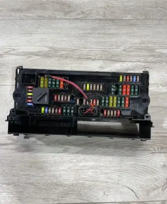 BMW 5 F10 F11 Fuse module 9252815 317033442 04688022