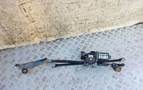 Mercedes-Benz CLA C117 X117 W117 Front wiper linkage and motor A1769061800 A1768200040