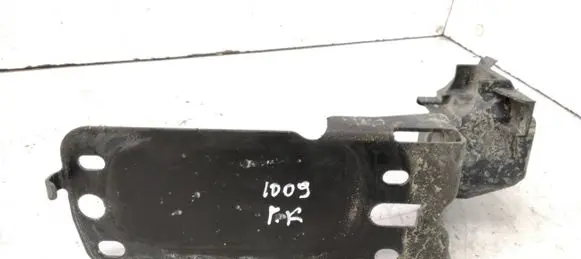 Radiator mount bracket