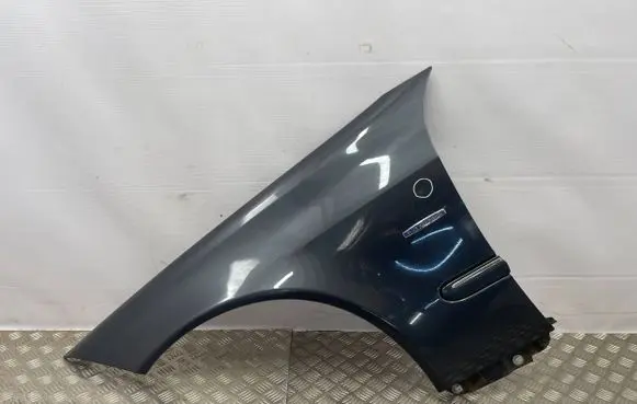 Mercedes-Benz CLC CL203 Fender 