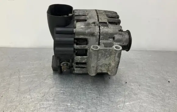 BMW 5 F10 F11 Generator/alternator 7603779 2610250C S47AN11