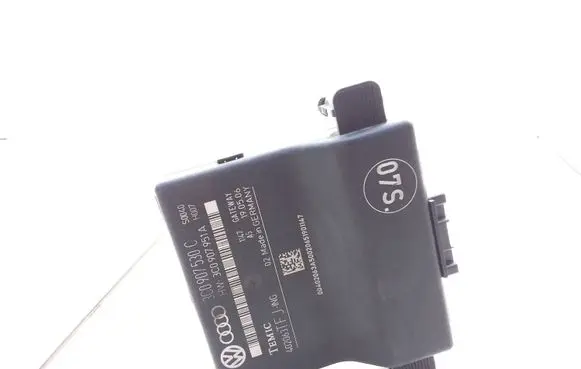 Volkswagen Golf V Gateway control module 3C0907530C 3C0907951A