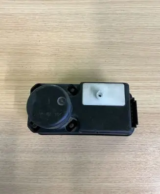Volkswagen Golf IV Central locking vacuum pump 1H0962257G
