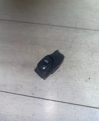 Volvo XC70 Electric window control switch 8685288 03W332