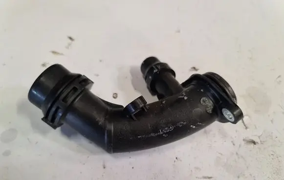Mercedes-Benz C W205 Engine coolant pipe/hose A6512001051