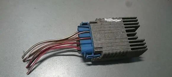 Mercedes-Benz A W168 Coolant fan relay 0235456832