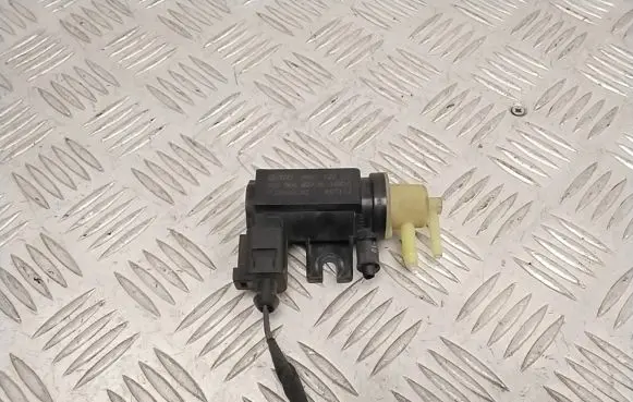 Volkswagen PASSAT B6 Turbo solenoid valve 1K0906627A