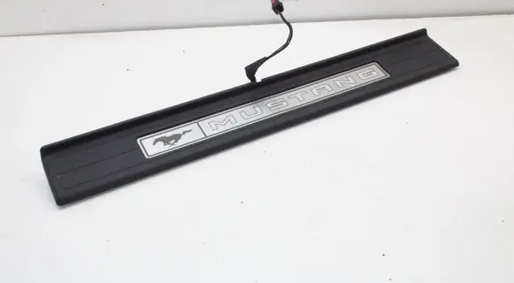 Ford Mustang VI Front sill trim cover FR3J6313222AAW