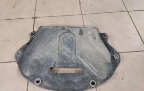 Hyundai Tucson LM Center/middle under tray cover 
