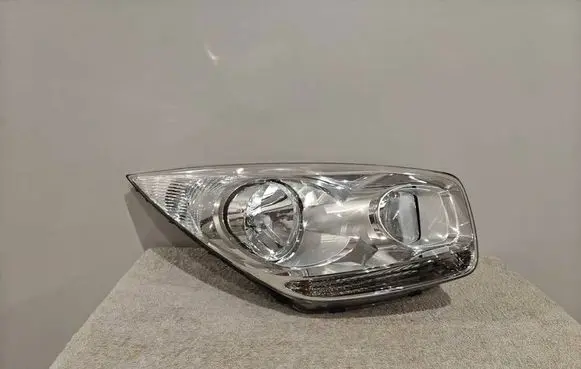 KIA Venga Headlight/headlamp 921021P000 030125720200 1P92102000