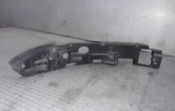 Volkswagen Touareg I Front bumper mounting bracket 7L6807183C