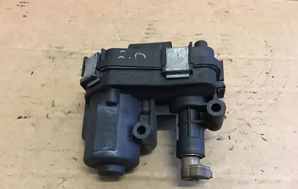Opel Insignia A Intake manifold valve actuator/motor 6T00EAW1J