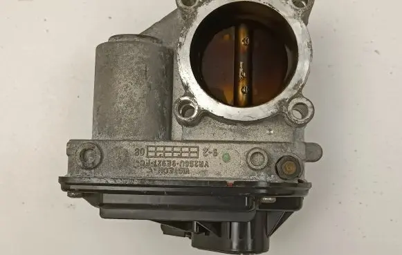 Ford Focus Throttle valve 2S6UGA VR2S6U9E927FC