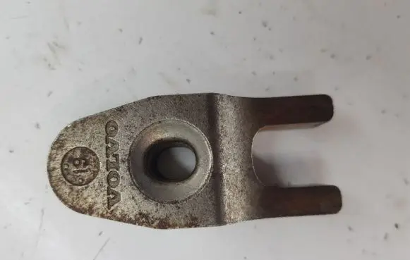 Volvo S90, V90 Fuel Injector clamp holder