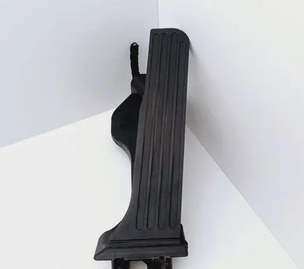 Volkswagen Golf Plus Accelerator throttle pedal 1K1721503M