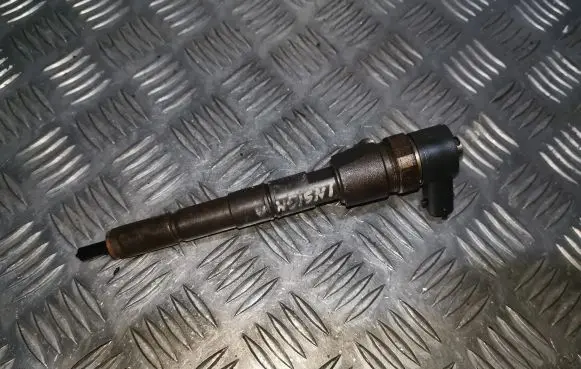 Opel Insignia A Fuel injector 0445110423 55577668