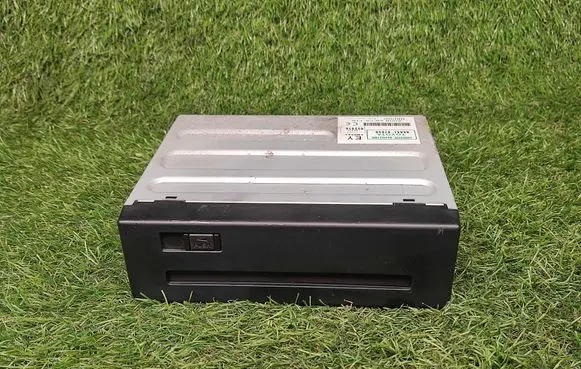 Toyota Prius (NHW20) Radio/CD/DVD/GPS head unit 8684147050