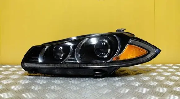 Jaguar XF X250 Headlight/headlamp CX23-13W030-CG 2556
