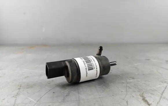 Volkswagen PASSAT CC Windscreen/windshield washer pump 1K5955651 1T0955651