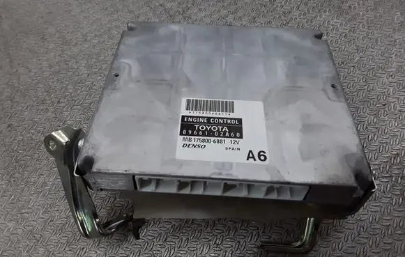 Toyota Corolla E120 E130 Engine control unit/module 8966102A60 MB1758006881