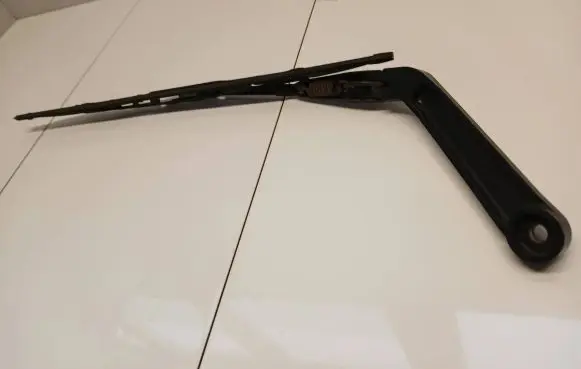 Nissan X-Trail T30 Rear wiper blade arm