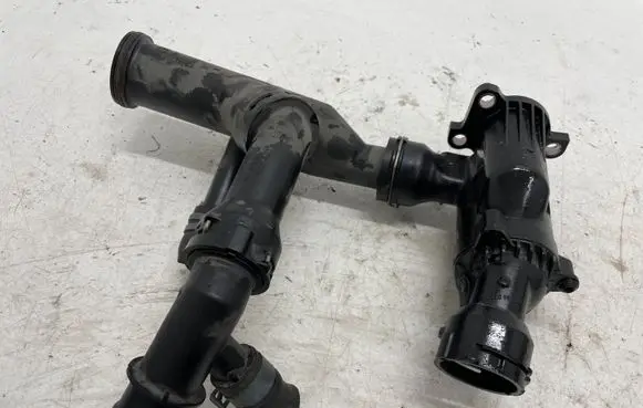 Audi A5 Engine coolant pipe/hose 04L121111H 04L121026R